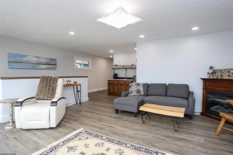 1094 Maple Lake Road Bridgeport WV 26330