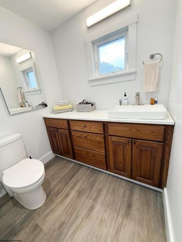 1094 Maple Lake Road Bridgeport WV 26330