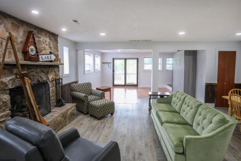 1094 Maple Lake Road Bridgeport WV 26330
