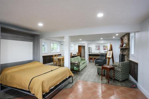 1094 Maple Lake Road Bridgeport WV 26330