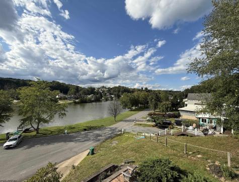 1094 Maple Lake Road Bridgeport WV 26330