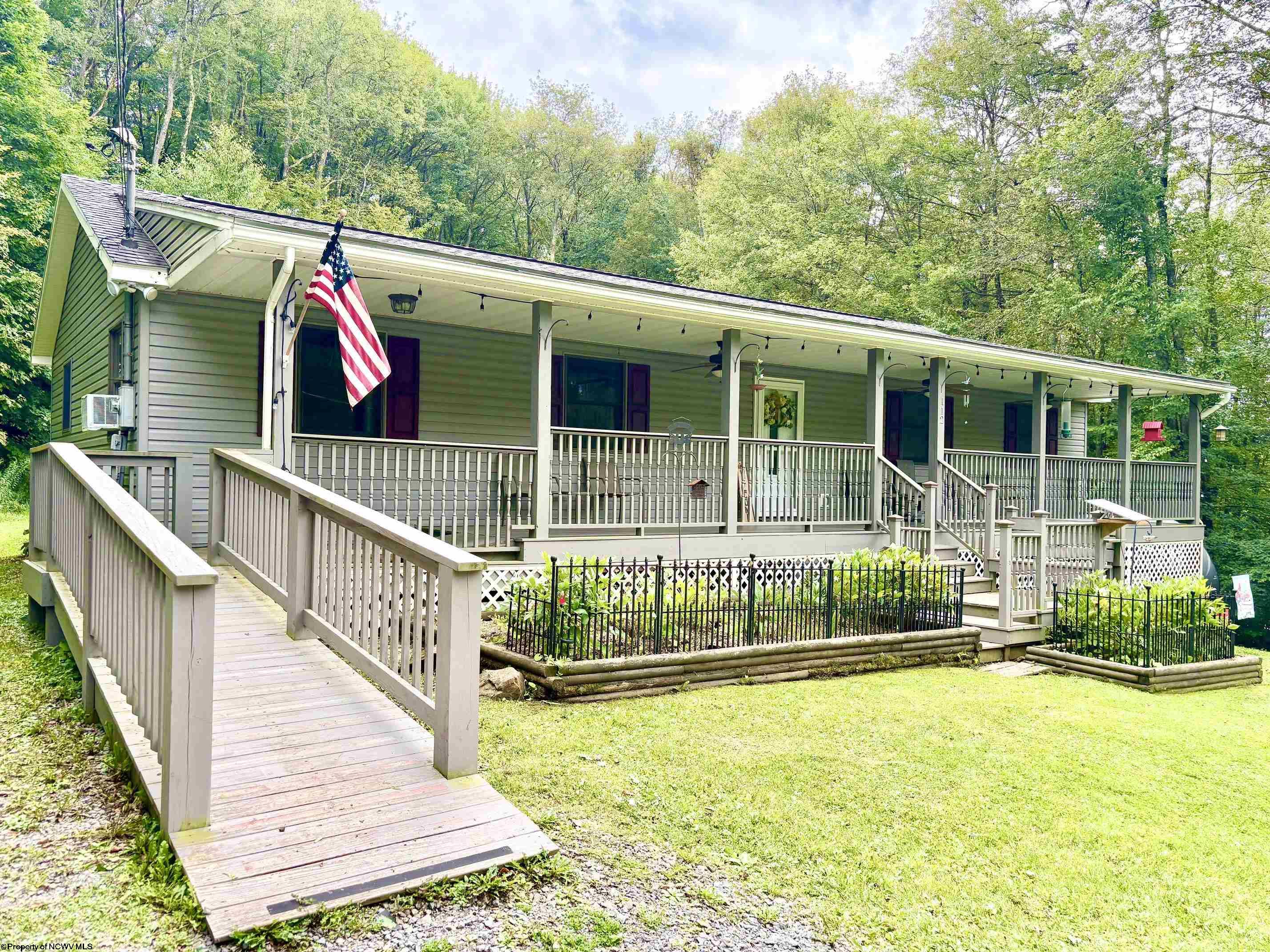 112 Hillside Drive Thomas WV 26292-0000