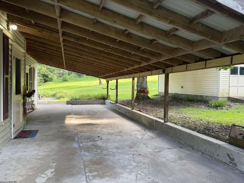 320 Tunnelton Street Kingwood WV 26537