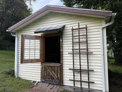 320 Tunnelton Street Kingwood WV 26537