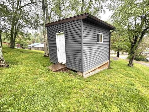 45 Spring Hills Road Grafton WV 26354