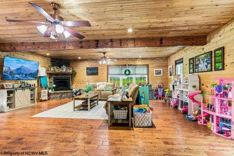 1558 Davisson Run Road Clarksburg WV 26301