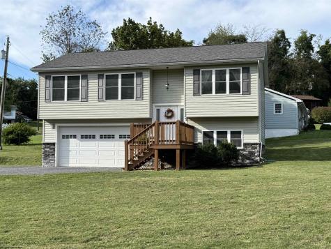 105 Cord Street Kingwood WV 26537