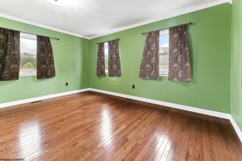 332 Oakland Street Morgantown WV 26505