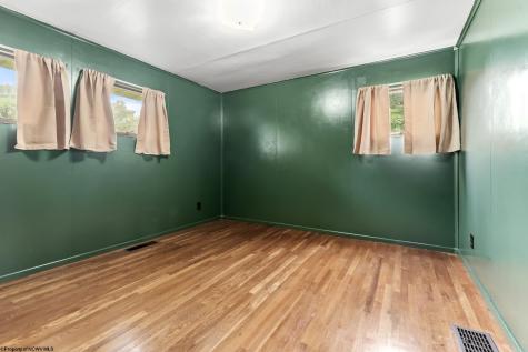 332 Oakland Street Morgantown WV 26505