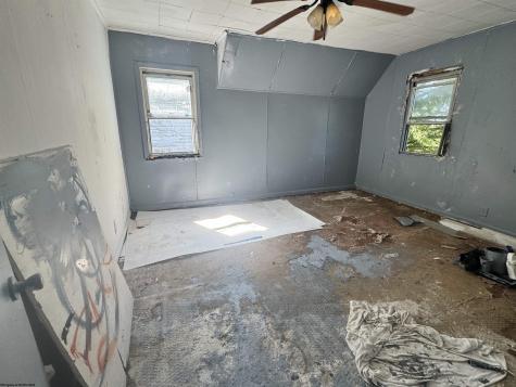 1858 Owens Avenue Fairmont WV 26554