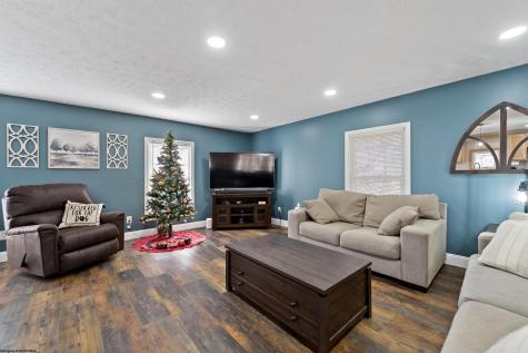 3368 Owl Creek Road Morgantown WV 26508