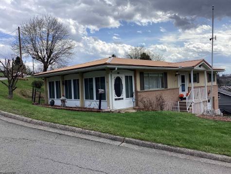 1133 Village Way Fairmont WV 26554