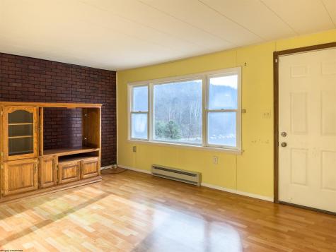 288 Bolyard Road Grafton WV 26354