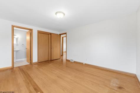 467 Hillview Drive Morgantown WV 26505