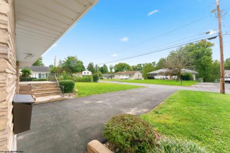 467 Hillview Drive Morgantown WV 26505