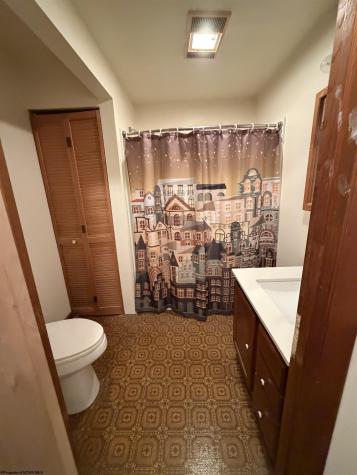 813 Us Highway 33 West Weston WV 26452