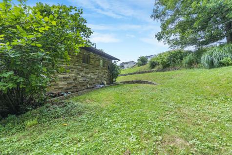 1136 Village Way Fairmont WV 26554
