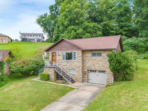 1136 Village Way Fairmont WV 26554