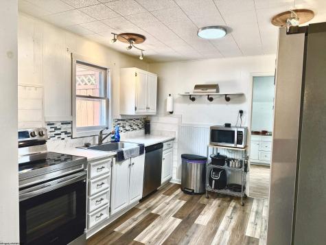 33 N Euclid Avenue Thomas WV 26262