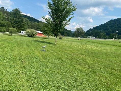 77 Sedona Lane Montrose WV 26283