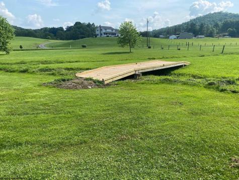 77 Sedona Lane Montrose WV 26283