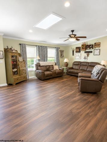 77 Sedona Lane Montrose WV 26283