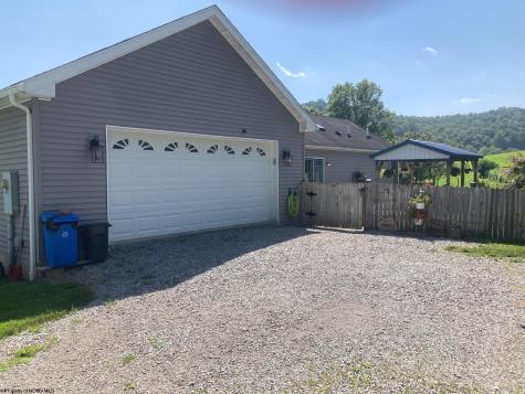 77 Sedona Lane Montrose WV 26283