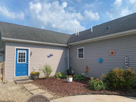 77 Sedona Lane Montrose WV 26283