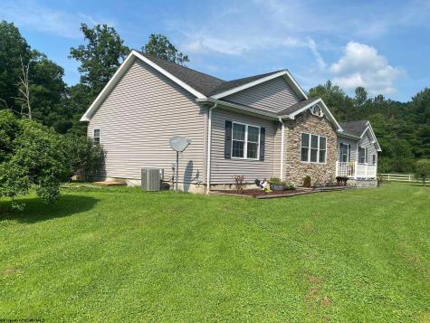 77 Sedona Lane Montrose WV 26283