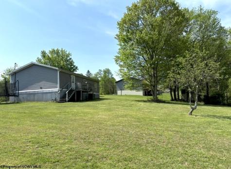 462 Spring Hills Road Grafton WV 26354