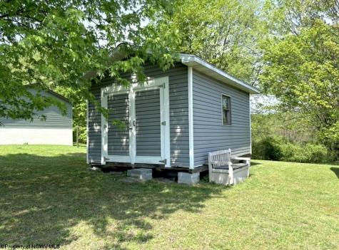 462 Spring Hills Road Grafton WV 26354