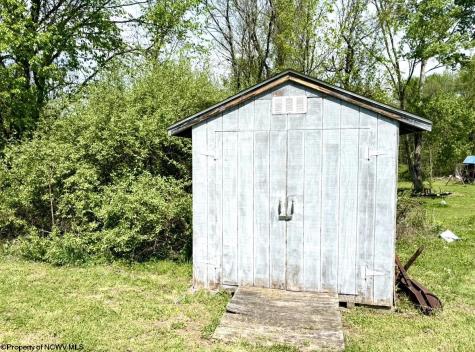 462 Spring Hills Road Grafton WV 26354