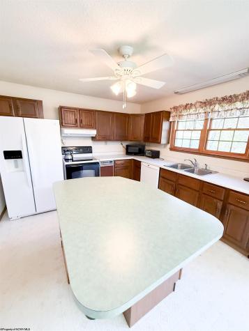 28 Crestview Drive Hambleton WV 26269