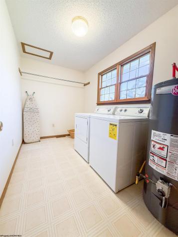 28 Crestview Drive Hambleton WV 26269
