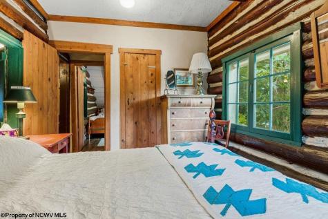 1752 Lake Floyd Circle Bristol WV 26426