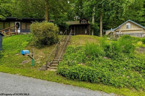 1752 Lake Floyd Circle Bristol WV 26426