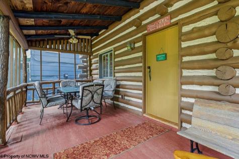 1752 Lake Floyd Circle Bristol WV 26426