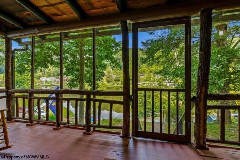 1752 Lake Floyd Circle Bristol WV 26426