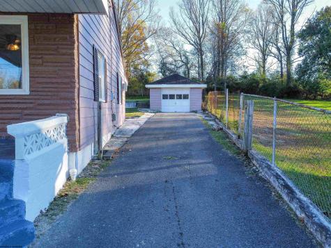 324 Garret Avenue Fairmont WV 26554