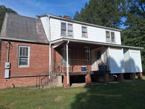 1367 W Little Kanawha Highway Grantsville WV 26147