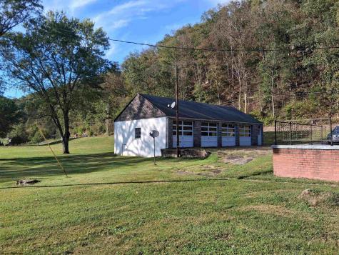 1367 W Little Kanawha Highway Grantsville WV 26147
