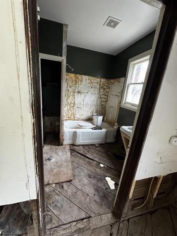 519 Center Avenue Weston WV 26452