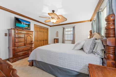 83 Maple Lake Court Bridgeport WV 26330
