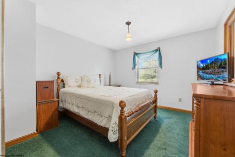 83 Maple Lake Court Bridgeport WV 26330
