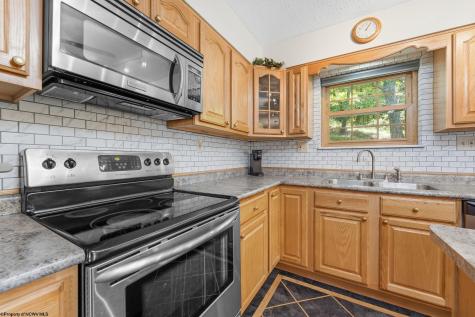 83 Maple Lake Court Bridgeport WV 26330