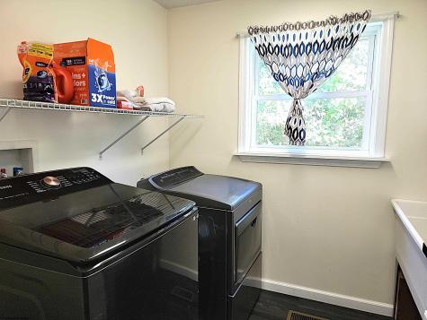 1643 Simmons Lane Fairmont WV 26554