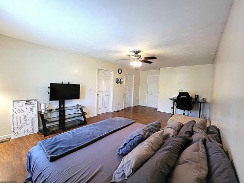 1643 Simmons Lane Fairmont WV 26554