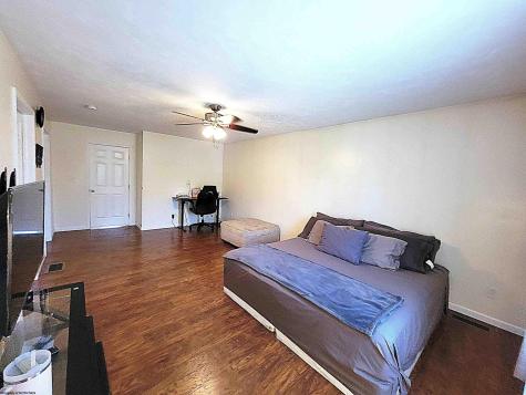 1643 Simmons Lane Fairmont WV 26554