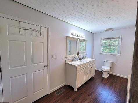 1643 Simmons Lane Fairmont WV 26554