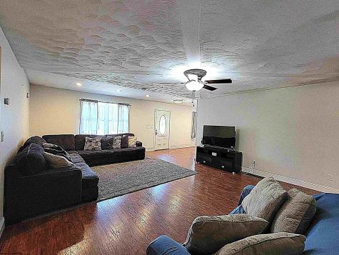 1643 Simmons Lane Fairmont WV 26554